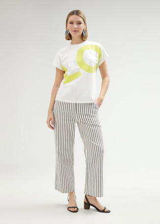 T-shirt manga curta LOVE