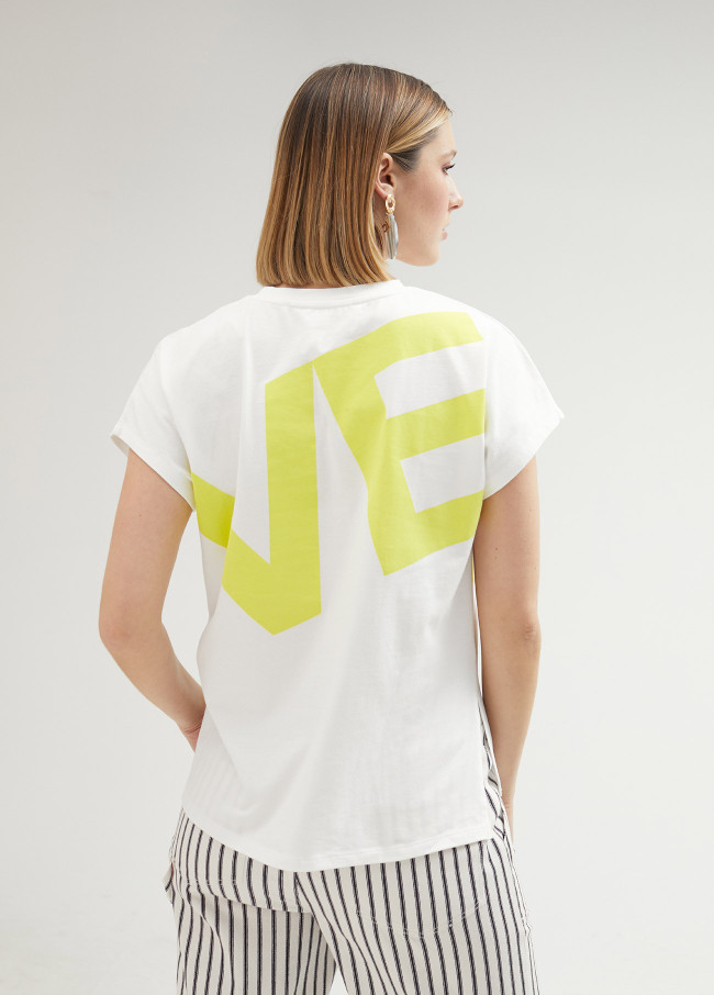 T-shirt manga curta LOVE