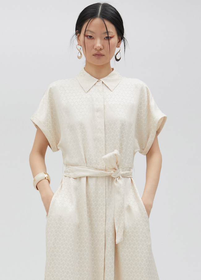 Vestido camiseiro acetinado