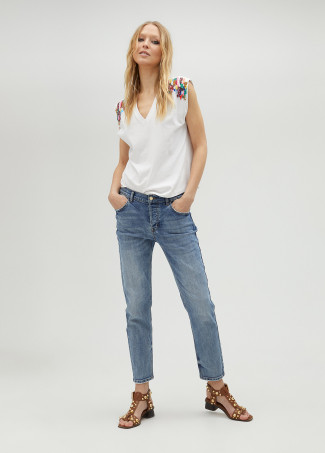 Top with rhinestones on the shoulders