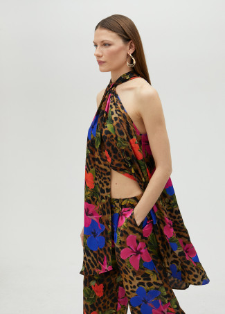 Top halter con volumen animal print y flores