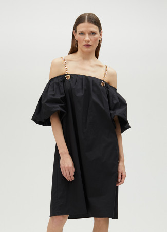 Vestido corto con tirantes cadena dorada