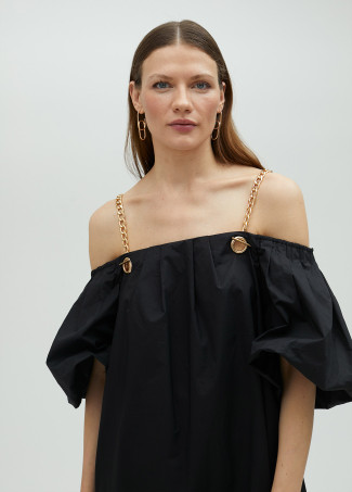Vestido corto con tirantes cadena dorada
