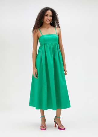 Langes Kleid mit schmalen Trägern