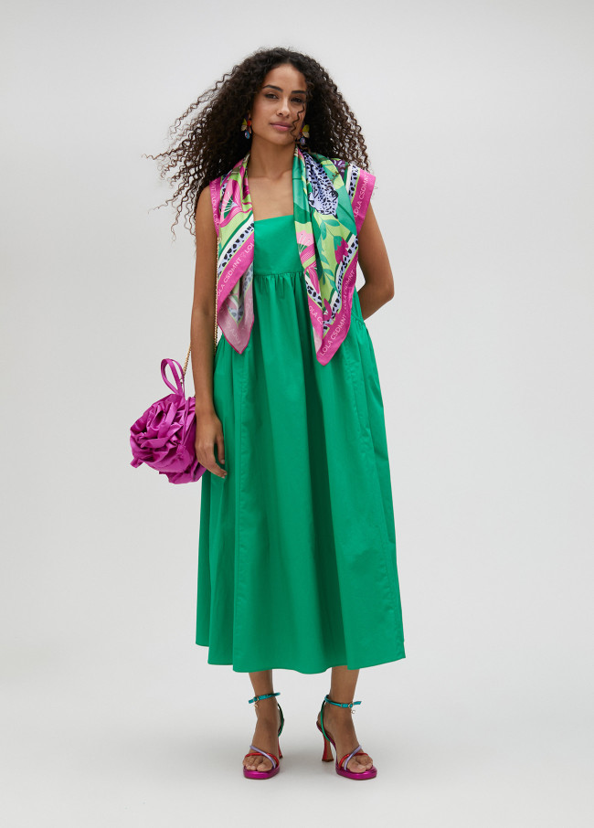 Langes Kleid mit schmalen Trägern