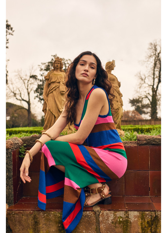 Vestido midi às riscas