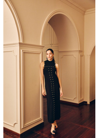 Vestido negro de punto con tachas