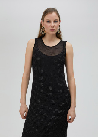 Vestido de tul con strass a tono