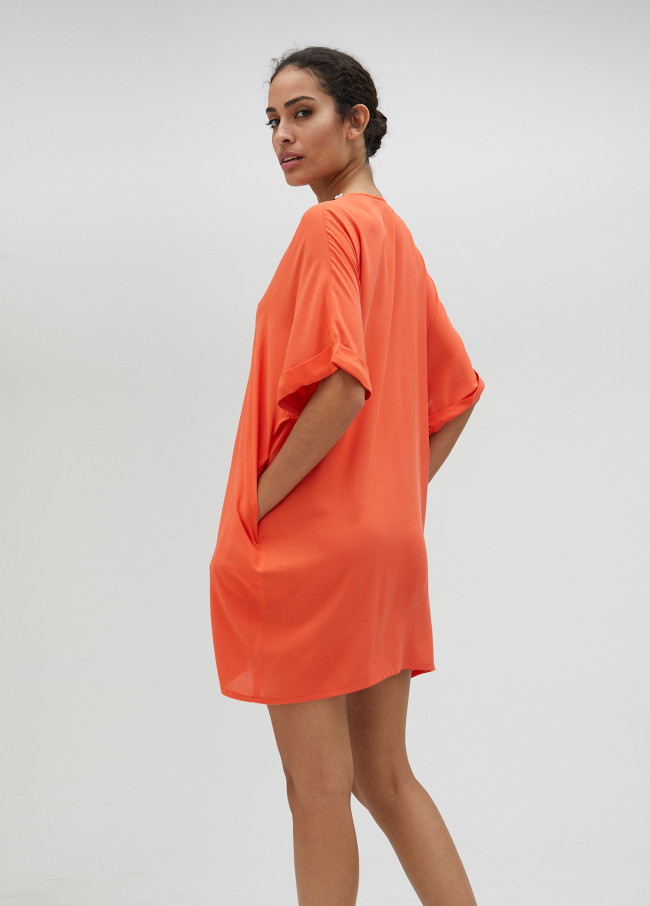 Kurzes Kleid mit Strass