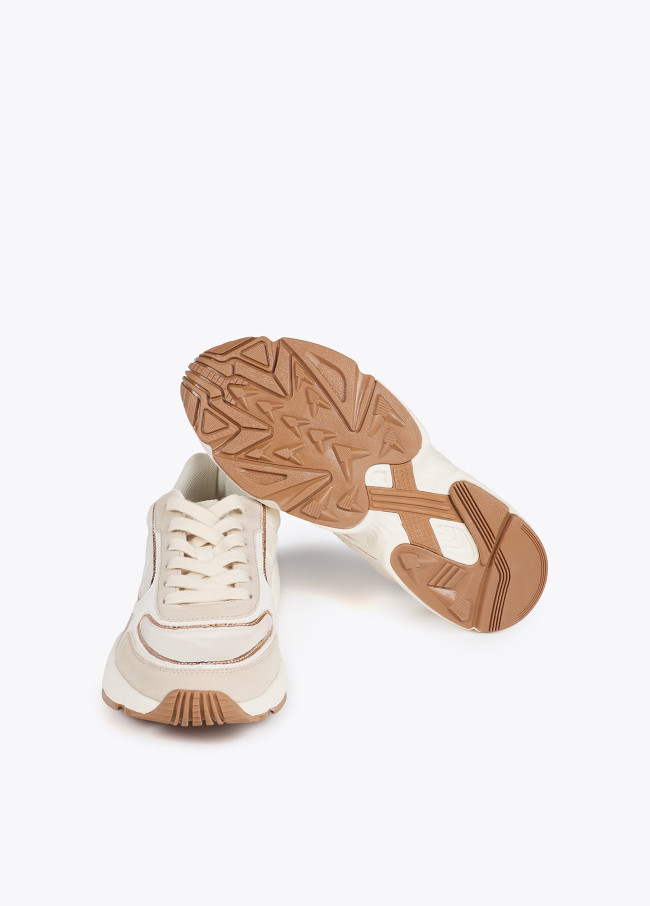 Trainers with running sole and combination of...