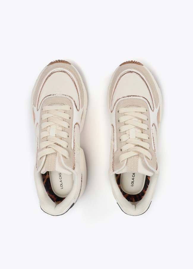 Trainers with running sole and combination of...