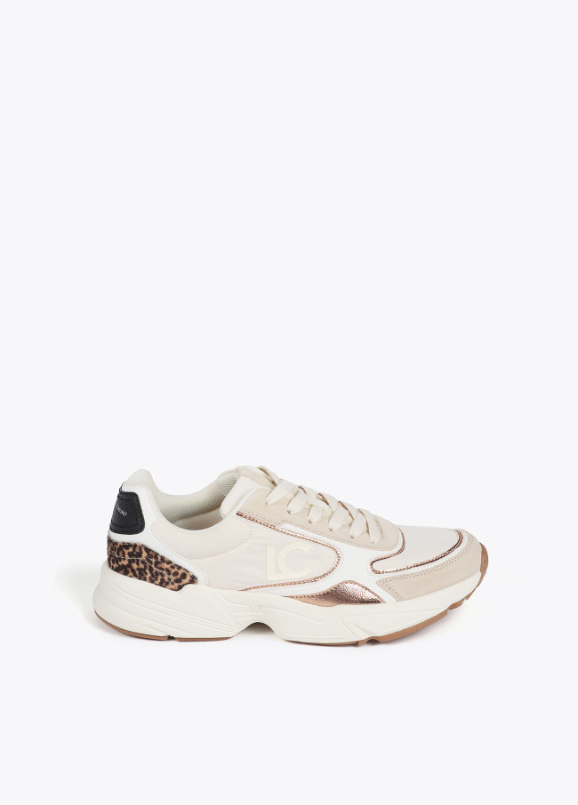 Trainers with running sole and combination of...