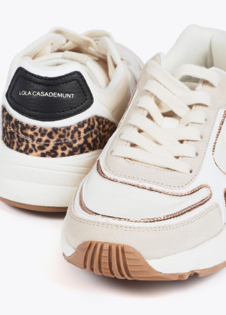 Trainers with running sole and combination of different fabrics and leather