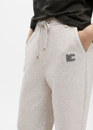 Pantalón jogger crudo