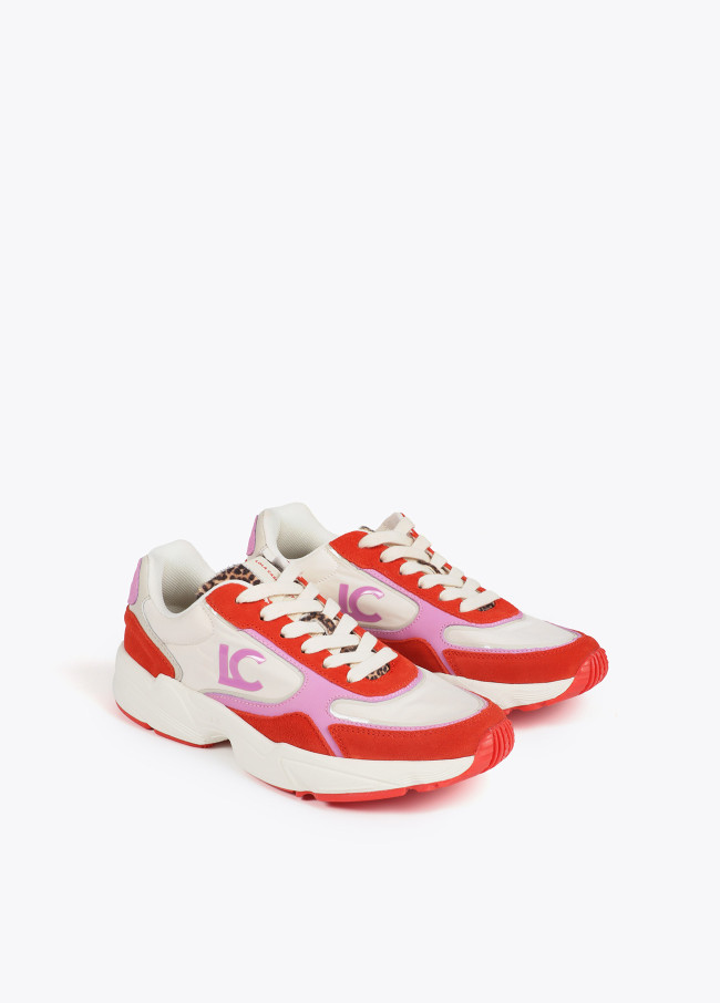 Trainers with running sole and combination of...