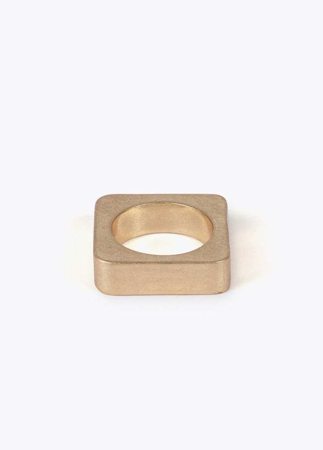 Pack of two-tone square rings