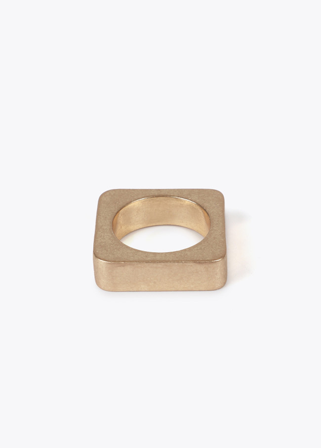 Pack of two-tone square rings