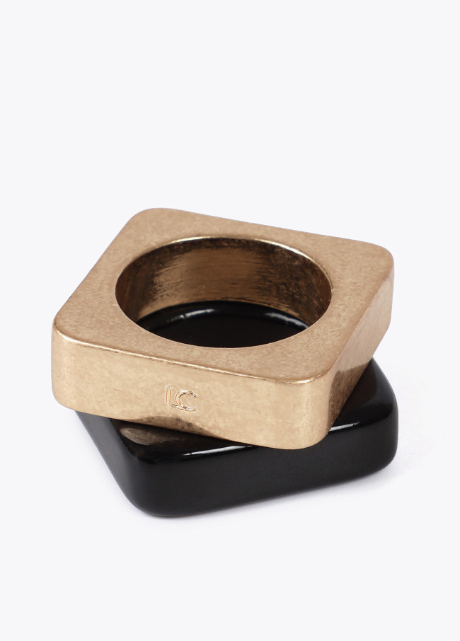 Pack of two-tone square rings