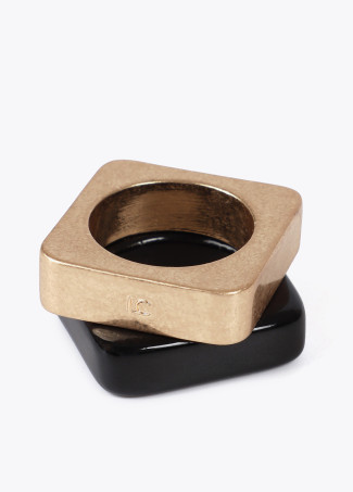 Pack of two-tone square rings