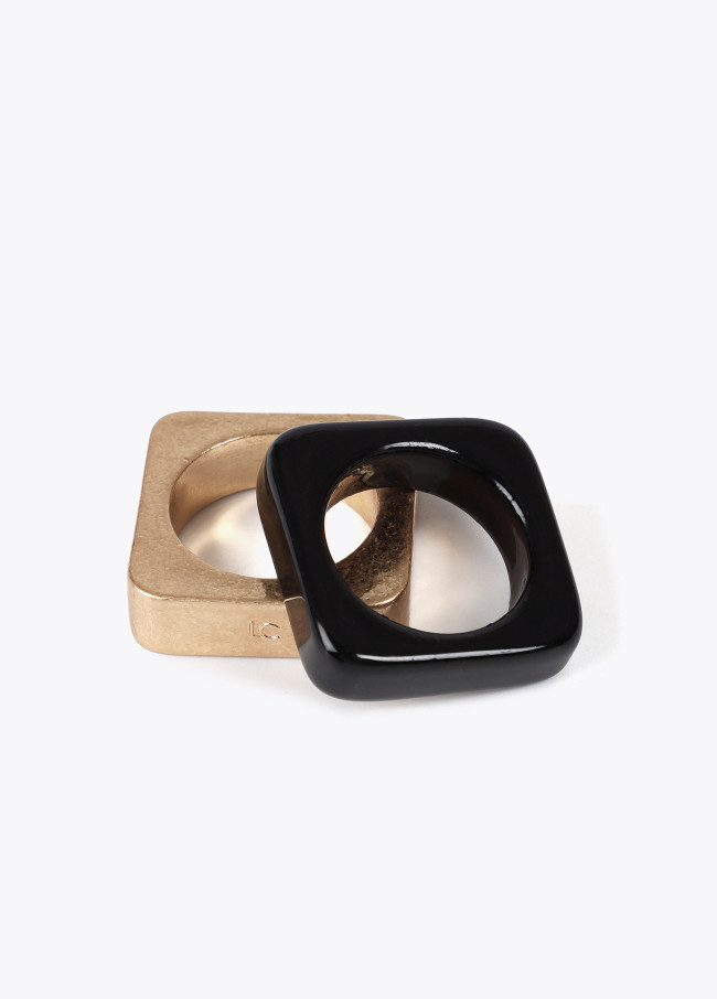 Pack of two-tone square rings