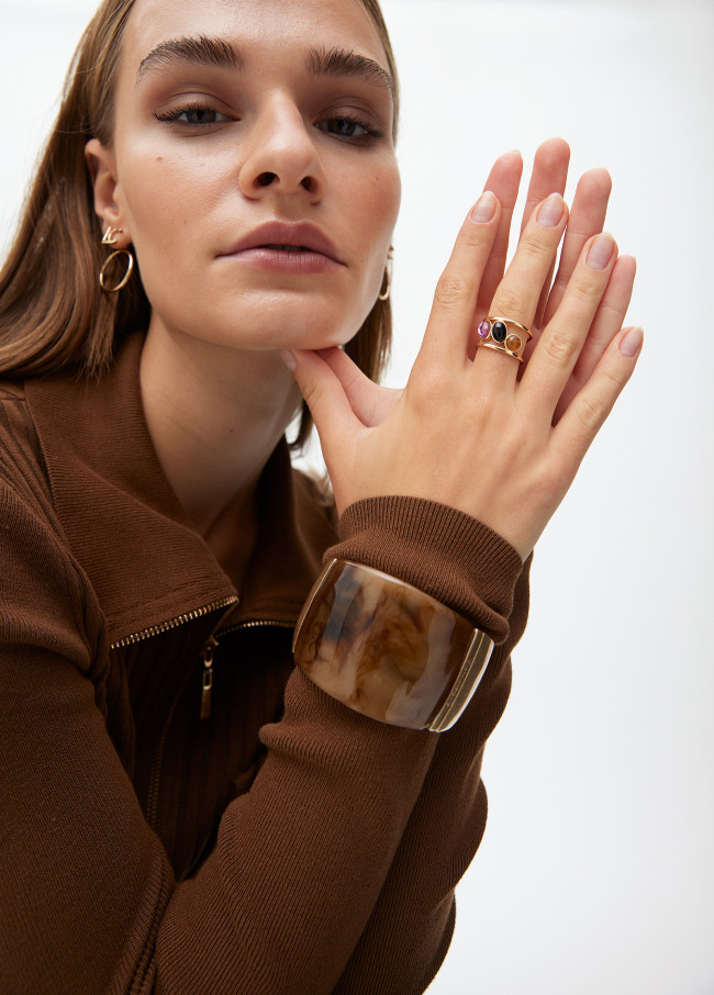 Hoop earrings with front LC