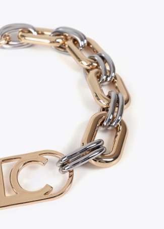 Short two-tone chain link necklace with oval logo