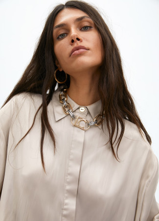 Collier court maillons bicolores avec logo ovale