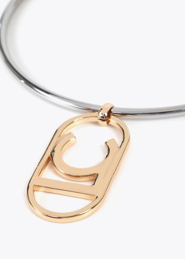 Short rigid necklace with oval logo