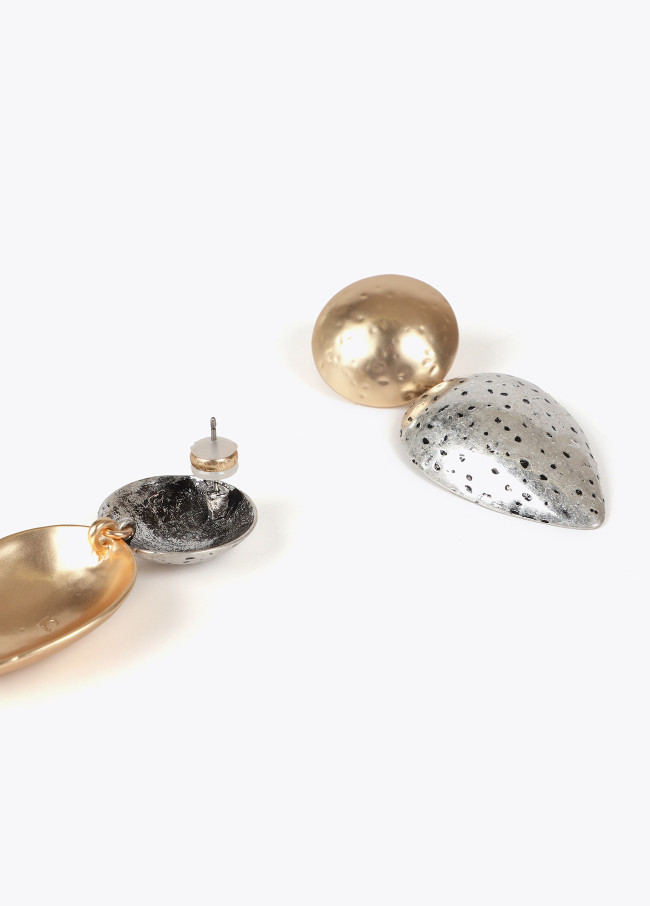 Contrast two-tone teardrop earrings