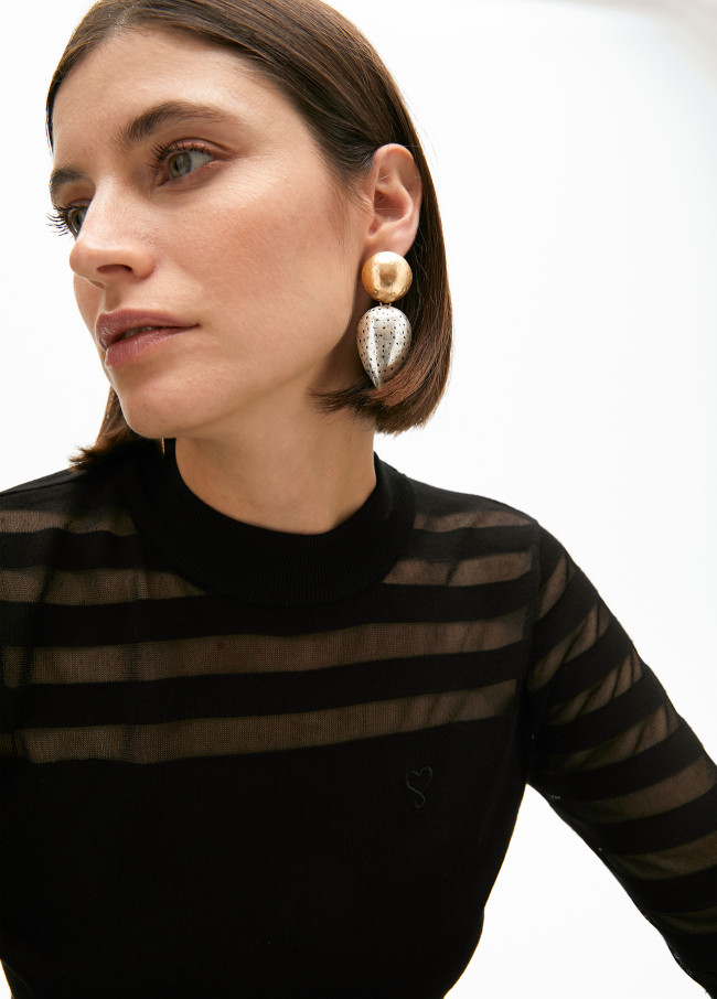 Contrast two-tone teardrop earrings