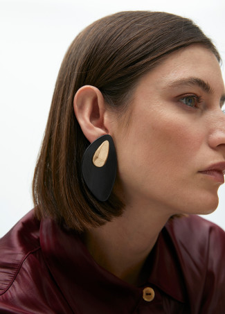 Grandes Boucles d'Oreilles Effet Cuir et Pièce Métallique