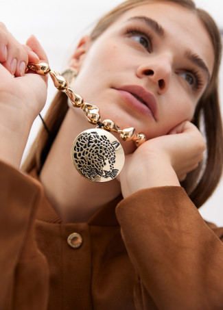 Collar cordón con medallón cara de tigre