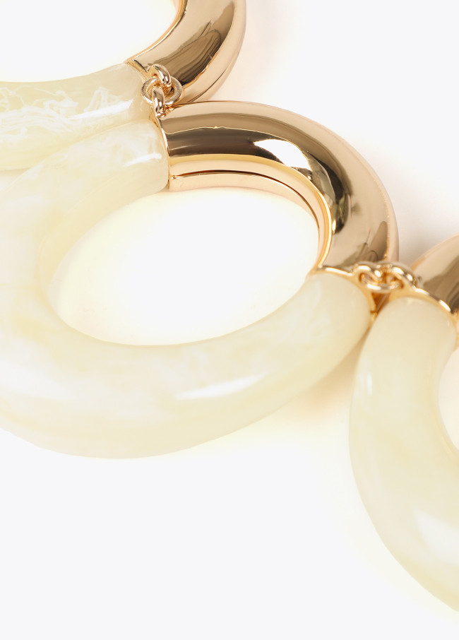 Contrast acrylic and metal oval necklace