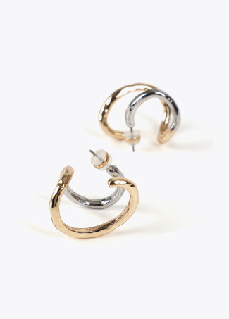 Contrast piercing effect earrings