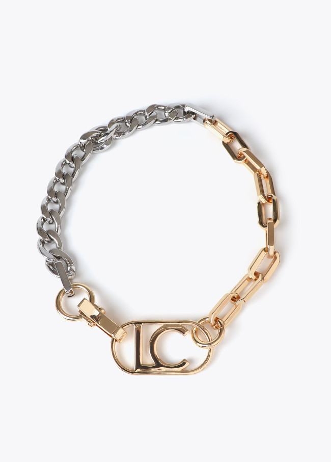 Collar corto combinado cadenas logo ovalado