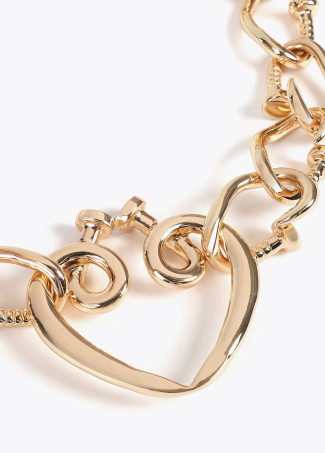 Short heart necklace