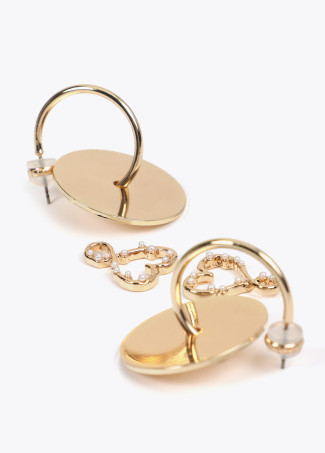 Movable hoop earrings with infinity heart