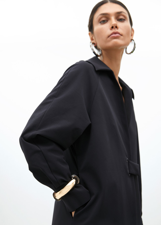 Rigid two-tone metal bangle