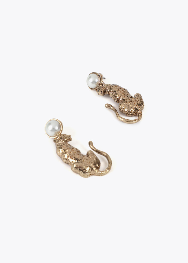 Leopard earrings with faux pearl
