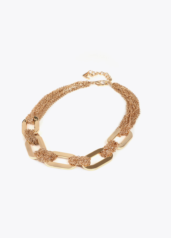 Short linked multi-strand necklace