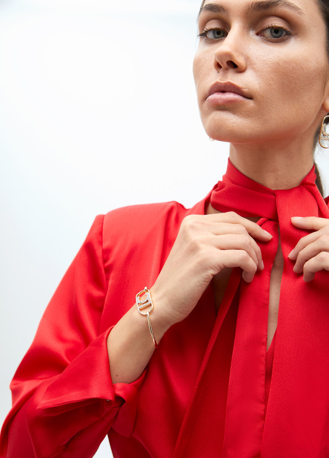 Dünnes Starres Armband Ovales Logo