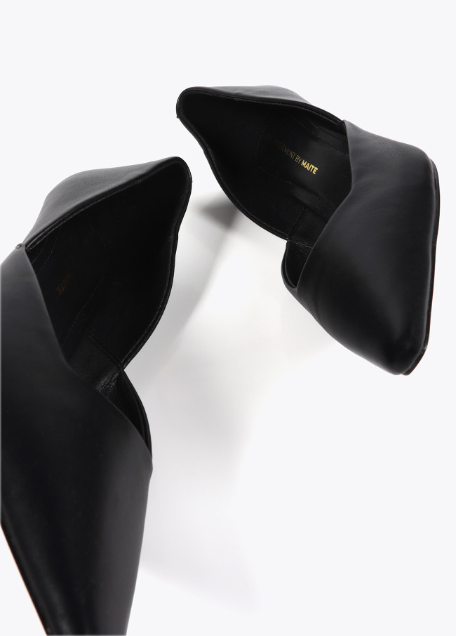 Zapato de tacón tipo stiletto escotado