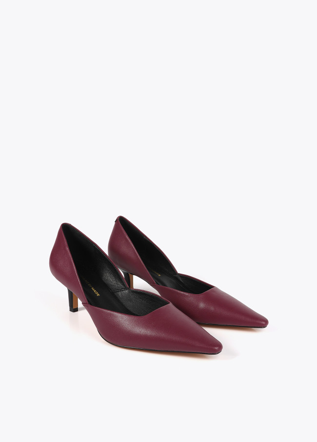 Zapato de tacón tipo stiletto escotado