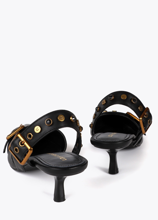 Zapato de tacón destalonado