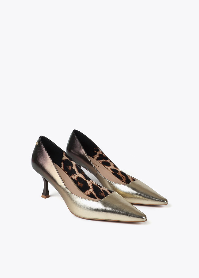 Zapato de tacón metalizado en efecto degradado
