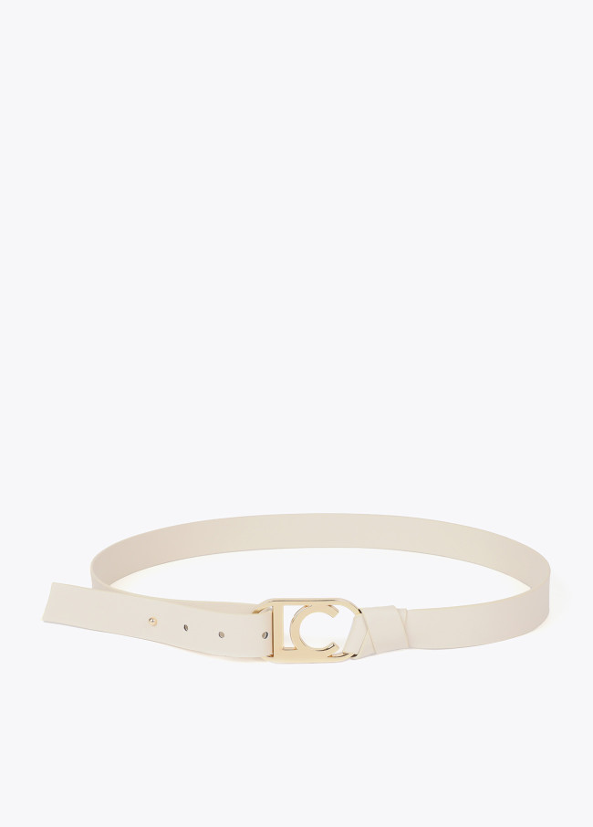 Chain belt with oval logo