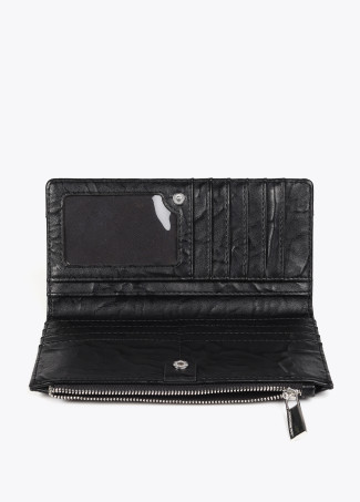 Wrinkled faux leather wallet with XL studs