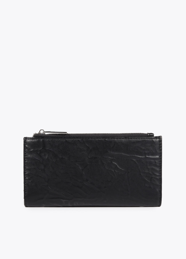 Wrinkled faux leather wallet with XL studs