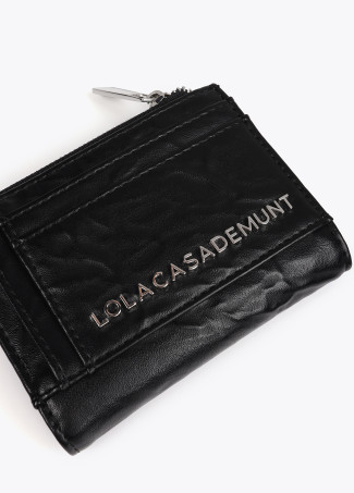 Portafoglio effetto pelle rugosa con borchie