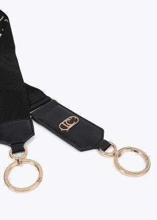 Taschenriemen mit Metallnieten Logo